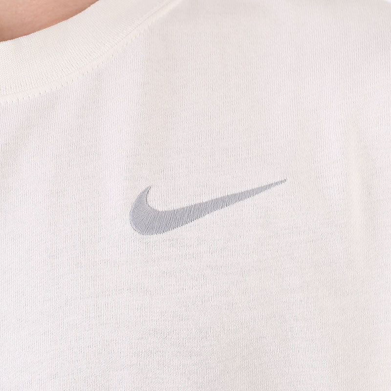 мужская бежевая футболка Nike Basketball T-Shirt Move 2 Zero DD0826-901 - цена, описание, фото 2